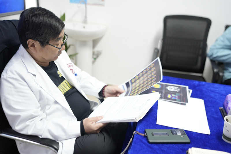 北京天坛杨伟力教授莅临军盛医院 中西医结合引领癫痫诊疗新方向